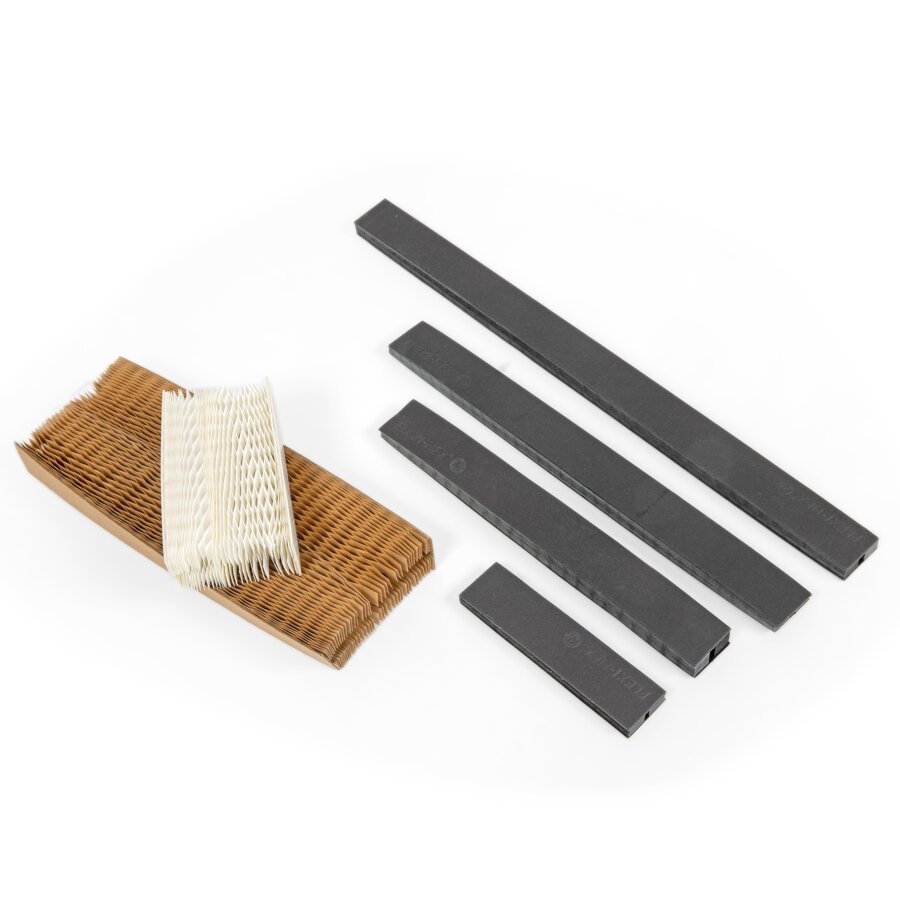 In Braun und Wei, auf Anfrage auch in anderen Farben (z.B. Schwarz) und Ausfhrungen erhltlich