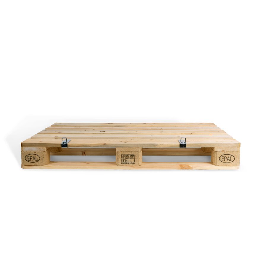 Anschlagpunkt aus Stahl auf Europalette aufgeschoben