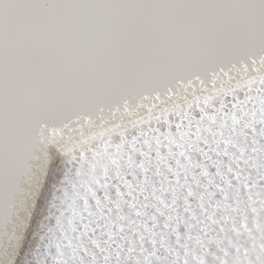 Schwarze Kunststoffpalette mit weier Antirutschauflage