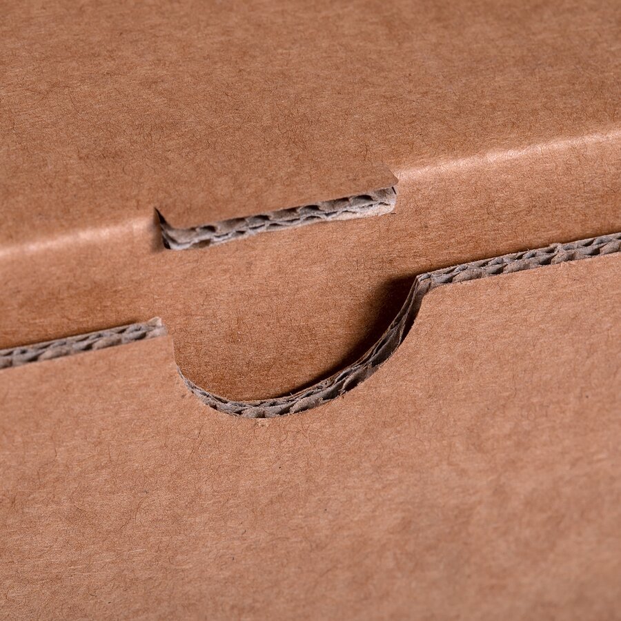 Lässt sich dank Daumenaussparung leicht wiederöffnen Lässt sich dank Daumenaussparung leicht wiederöffnen