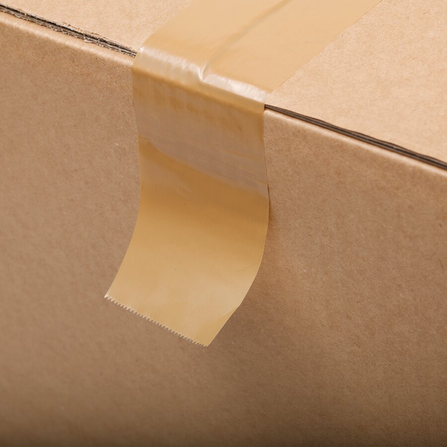 Durch den speziellen High-Tack Kleber mit hoher Anfangsklebkraft lsen sich die Bandenden nicht vom Karton ab