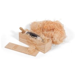 Flasche in Holzschachtel mit Holzwolle