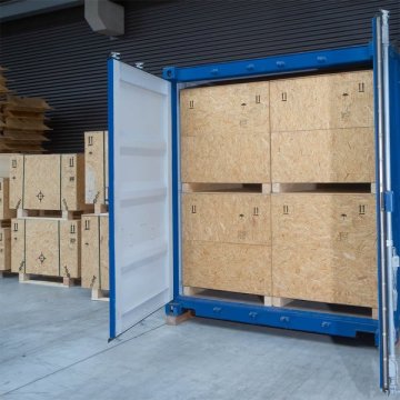 Holzkisten für den Transport in Übersee-Containern