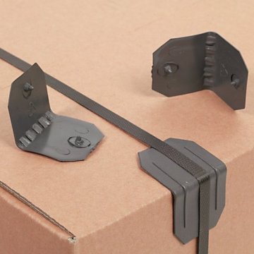 Kantenschutzleisten schützen die empfindlichen Kartonkanten vor einschneidendem Umreifungsband