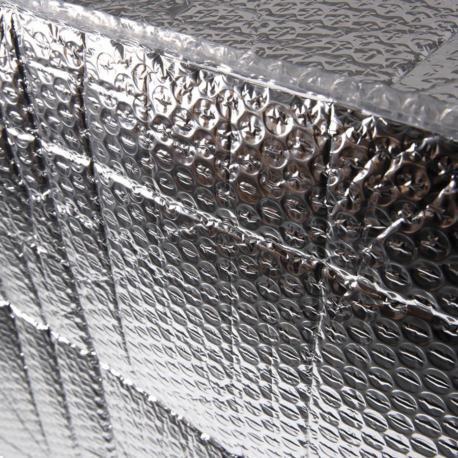 Luftpolsterhaube isoliert bestens dank der metallisierten Oberfläche Luftpolsterhaube isoliert bestens dank der metallisierten Oberfläche