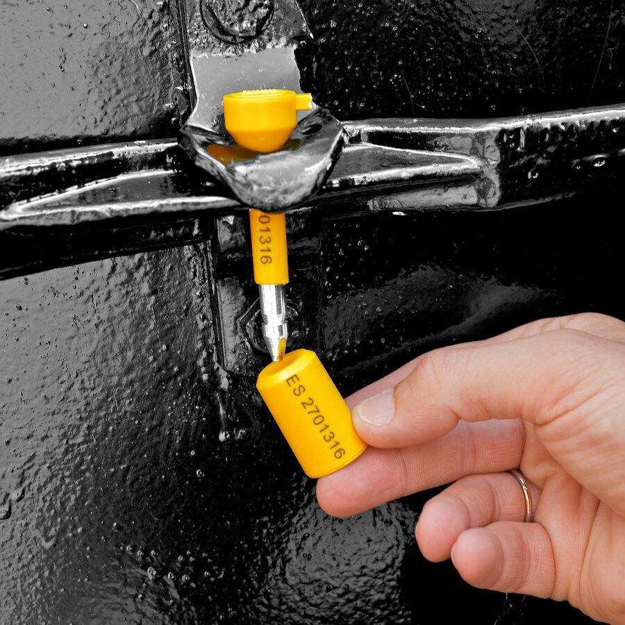 Bolzen und Schliekammer knnen per Hand verschlossen werden