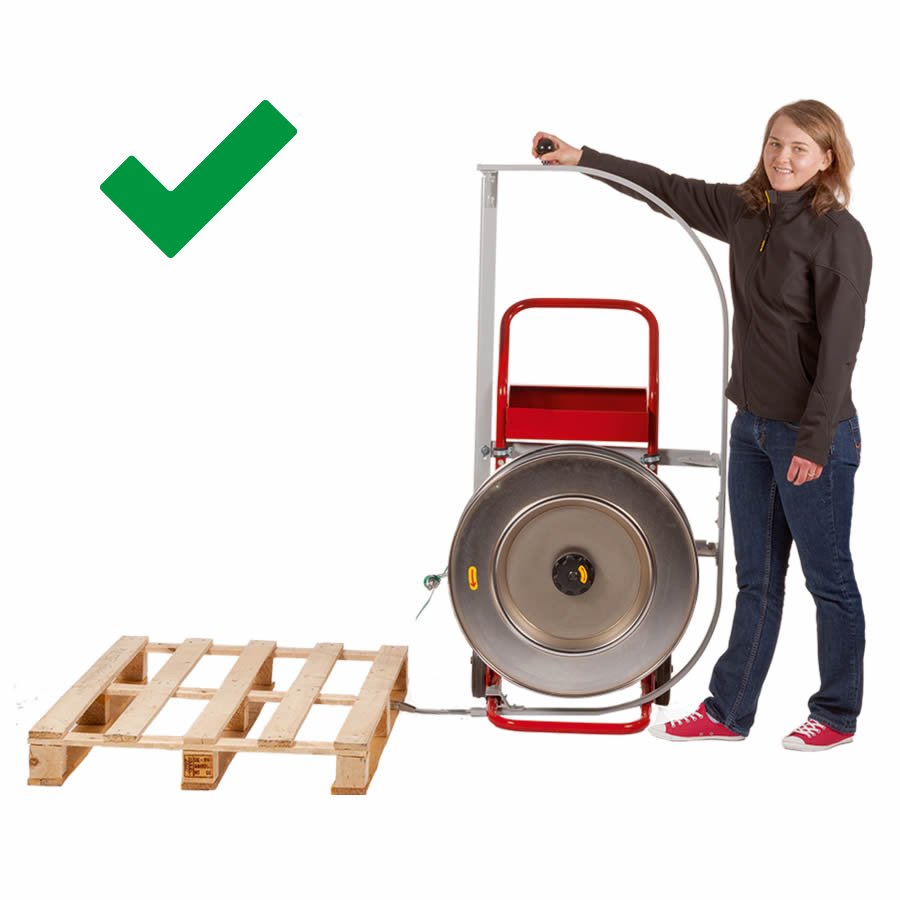 Die Lnge der Palettierhilfe von 1,80 m eignet sich zum Umreifen von allen Palettenseiten.