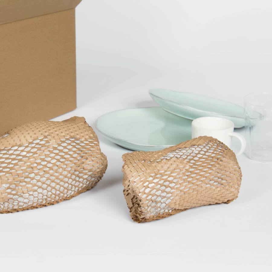 Auch zerbrechliche Waren wie Glas oder Geschirr lassen sich damit sicher verpacken